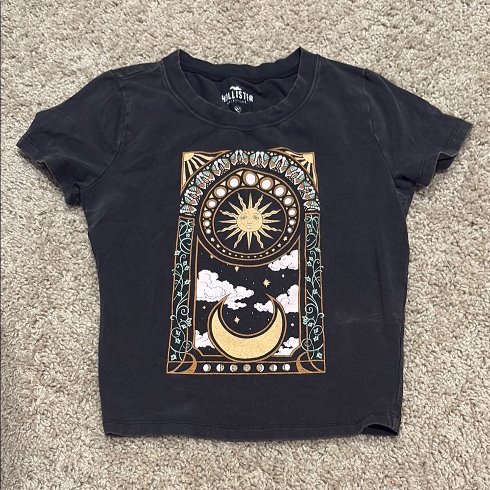 Hollister Black Short Sleeve Crop Tee with Mystical Graphic
